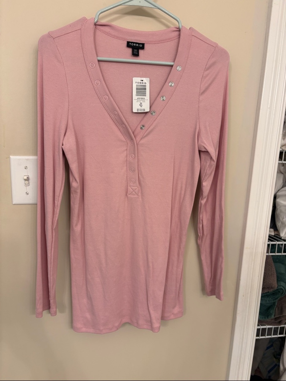 torrid Blush Pink Long-Sleeve Snap Henley - size 00